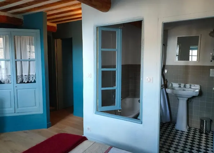 La Maison Pres De La Fontaine